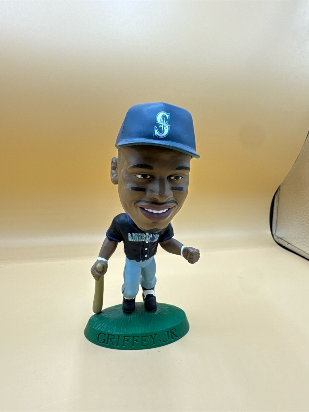 KEN GRIFFEY JR. 1998 Corinthian 6-1/2" Action Figure w/Removable Cap Headliners